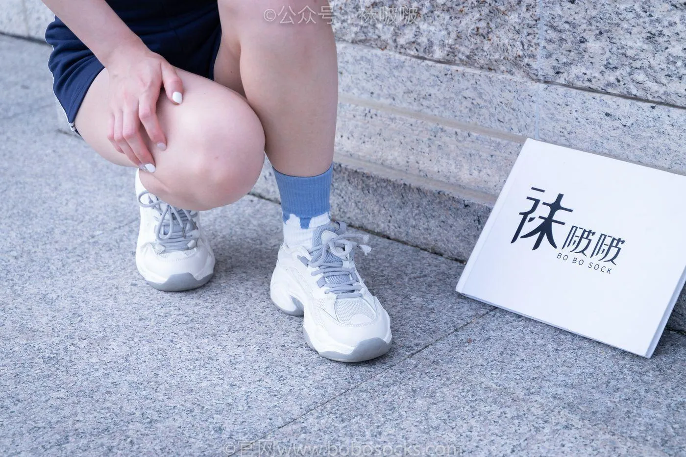 [BoBoSocks袜啵啵]NO.028 小米-运动鞋、白棉袜、裸足 [133P]插图2